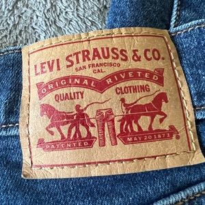 Wide leg levi's jeans